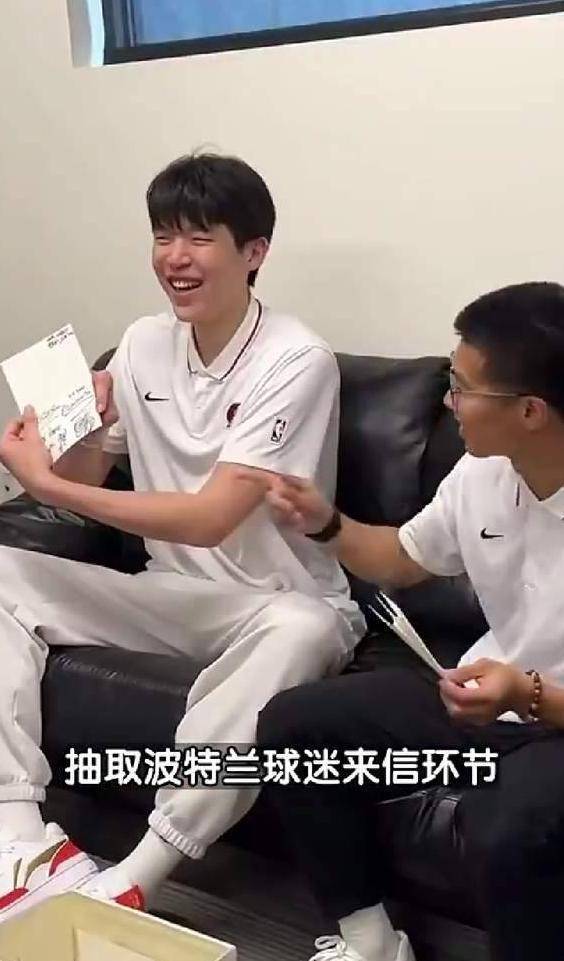 晋级下一阶段引爆全场！，TheShy意外战胜公牛引发球迷热议(theshy最新比赛视频)