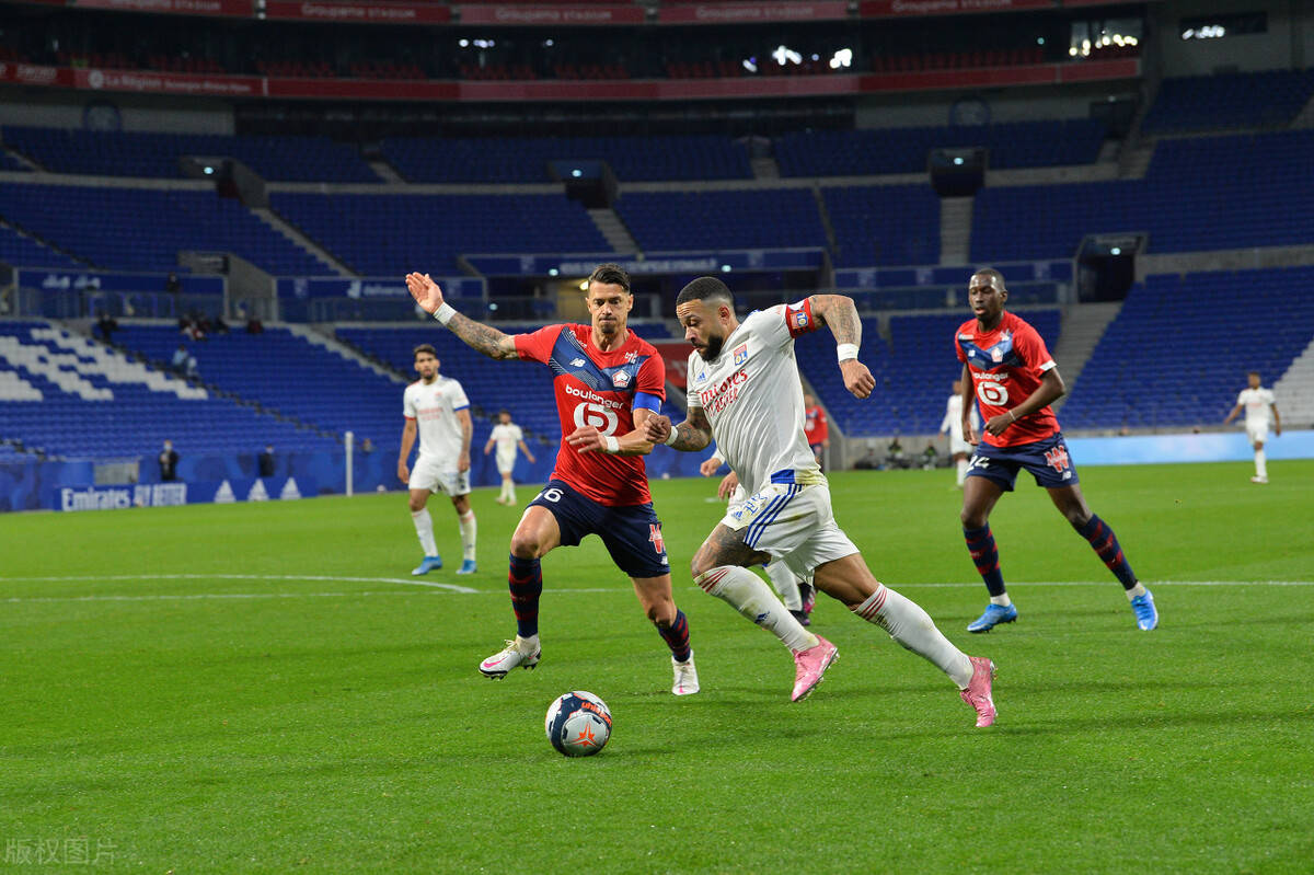 马德里竞技迎法甲关键赛,冲刺阶段回应争议,压力陡增,团队化学反应显著(阿尔瓦雷斯完成帽子戏法马竞32) 马德里竞技迎法甲关键赛,冲刺阶段回应争议,压力陡增,团队化学反应显著(阿尔瓦雷斯完成帽子戏法马竞32)