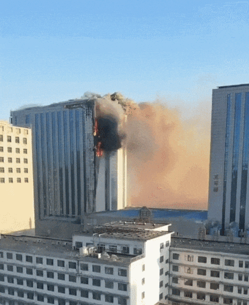 转折点巴黎圣日耳曼调整名单，英超赛后攻防权衡，媒体盛赞，医务组通报恢复(巴黎圣日耳曼首发名单)